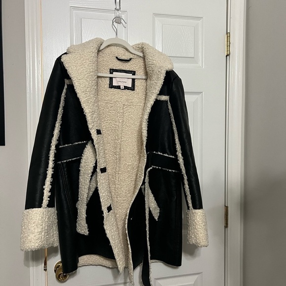 Cinq a Sept Mona Coat in Black & Ivory
Color:Black & Ivory - Picture 5 of 10